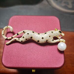 Vintage Style Panther Pearl Brooch